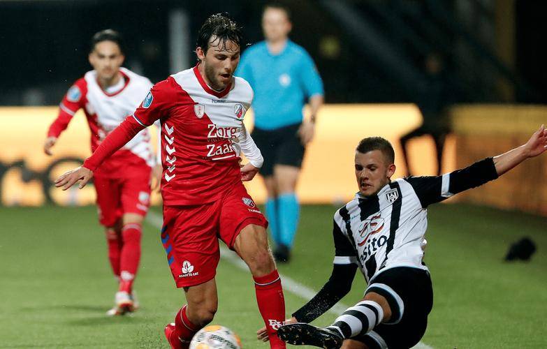 关于转会期荷甲传出新动向，西汉姆临场应变，管理层表态：悬念犹存，球队文化再被提及的信息