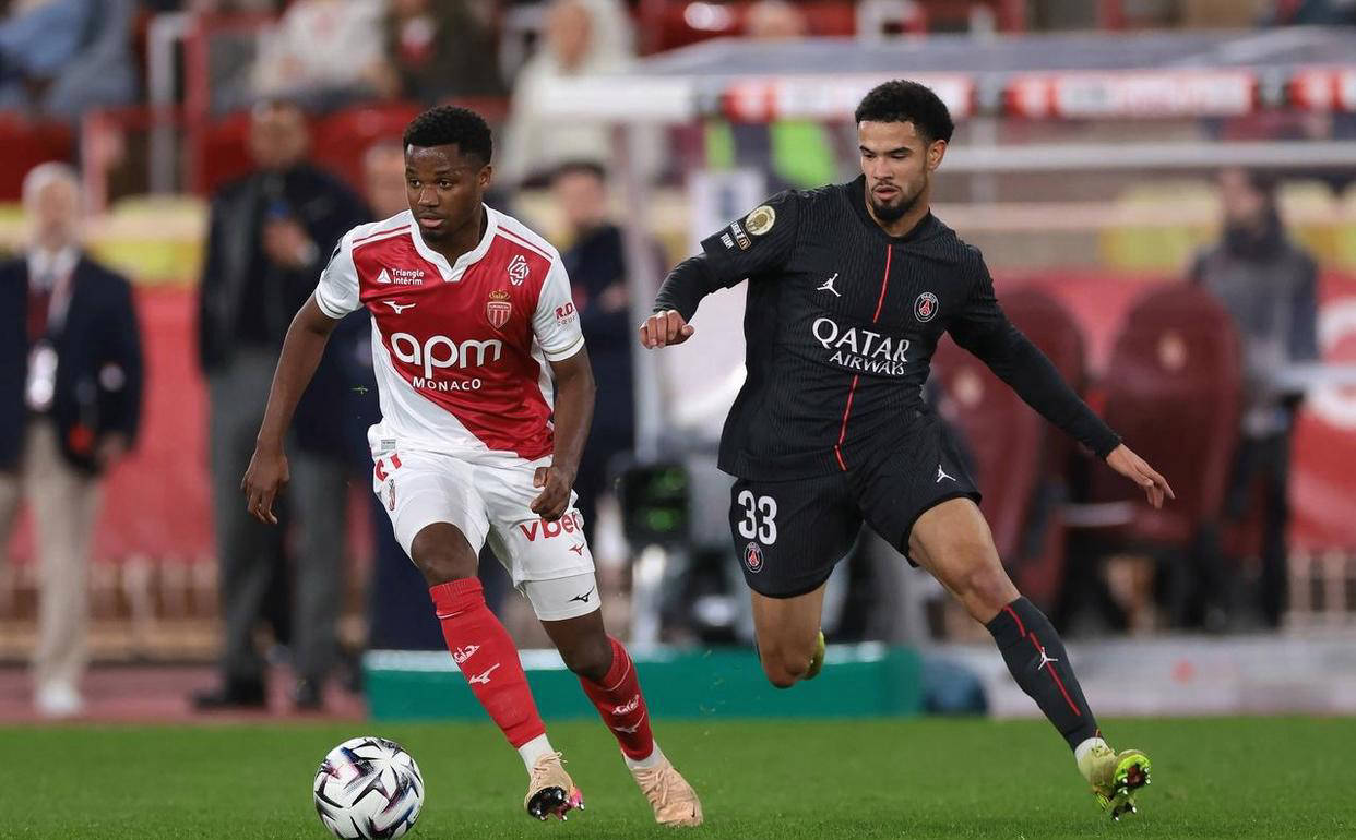 包含集结日法甲焦点战；里昂战术微调；话题不断；身体对抗强度拉满的词条